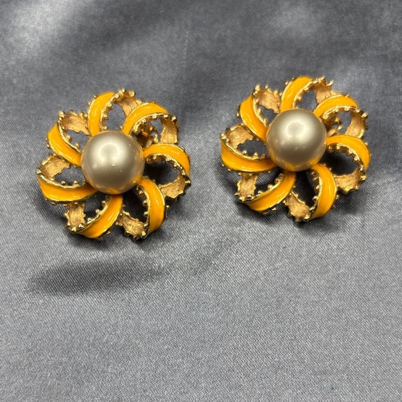 Kenneth Jay Lane Gold and Yellow Floral Earrings - Picture 1 of 3